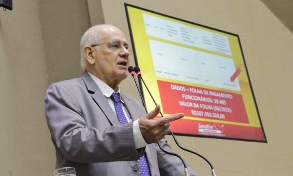 Governo contraria lei e mantém R$ 334 milhões de Fundeb em caixa, diz deputado