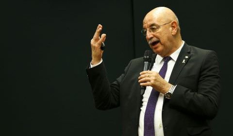 Programa Criança Feliz terá orçamento de R$ 800 milhões, diz ministro