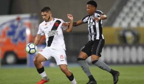 Em busca da terceira vitória fora de casa, Vasco reforça a defesa