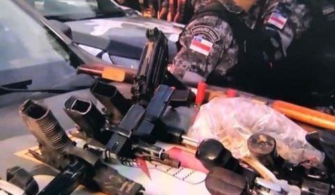 Trinta e três traficantes conseguem escapar da polícia durante tiroteio no Crespo