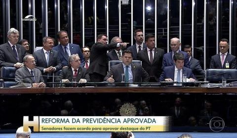 Ao vivo: reforma da Previdência é promulgada pelo Congresso