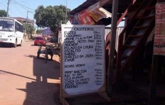 Em manacapuru é assim, se tá devendo no mercadinho vai para placa dos caloteiros