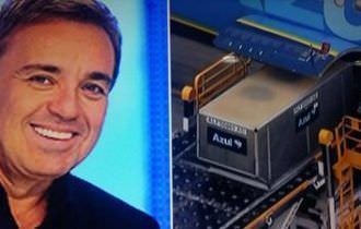 Corpo de Gugu Liberato desembarca em São Paulo