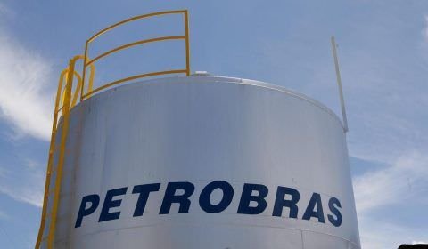 Petrobras reajusta gasolina em 2,8% nas refinarias