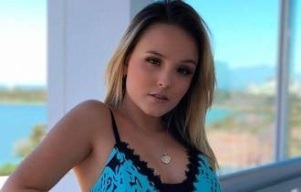 Aos 18, Larissa Manoela revela usar fraldas e médico faz alerta sobre possível doença