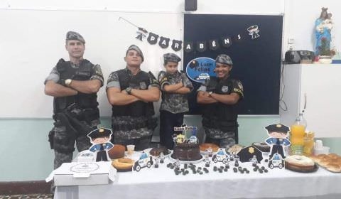 Policiais militares inspiram crianças amazonenses e viram tema de aniversário