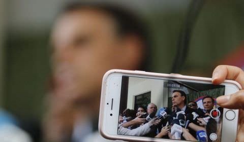 Bolsonaro comemora desempenho da economia