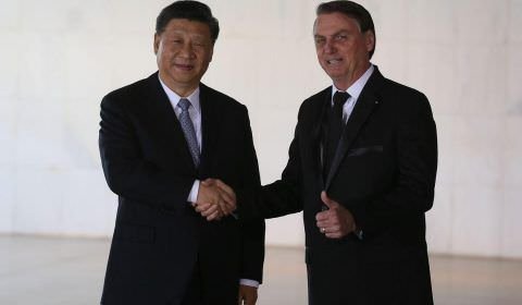 Bolsonaro se encontra com presidente chinês em Brasília