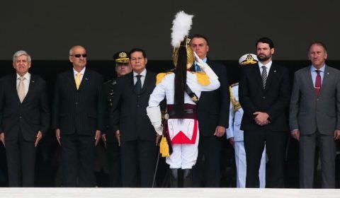 Problemas de governança desestimulam carreira política, diz Bolsonaro