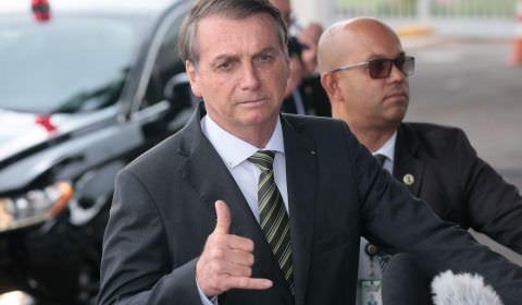 Bolsonaro diz que usará canal aberto com Trump para falar de tarifas