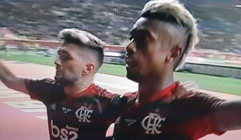 Flamengo faz 3 a 1 contra Al Hilau