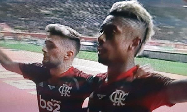 Flamengo faz 3 a 1 contra Al Hilau