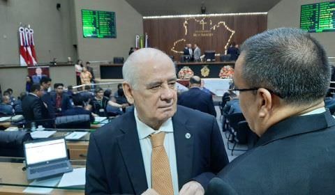 Serafim chama Pablo Oliva de "bolsominion" de diz que deputado usou projeto de Dilma Rousseff