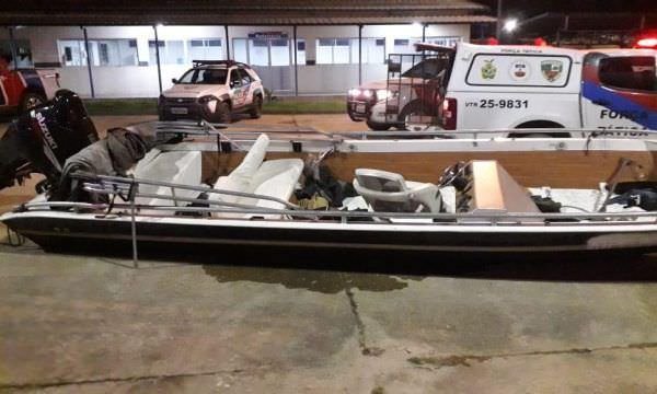 “Piratas do rio” fogem pela mata após troca de tiros com a polícia