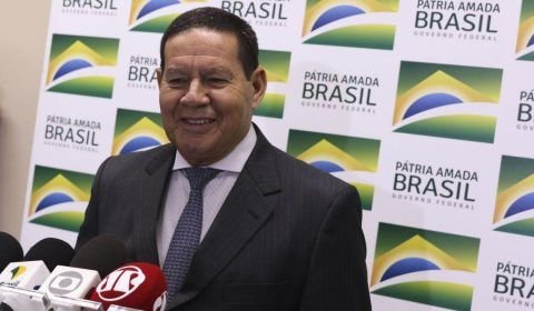 Governo publica decreto para contratar militares no serviço público