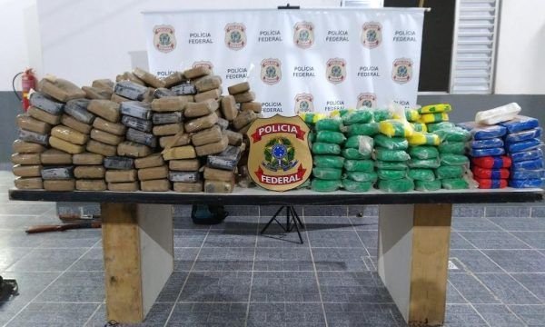 Polícia Federal prende 3 homens com aproximadamente 470 quilogramas de drogas