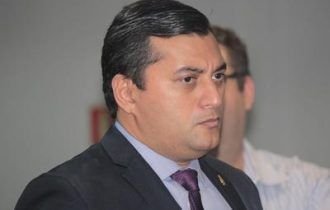 Wilson volta atrás e revoga aumento de 225% nos salários de servidores no Amazonas