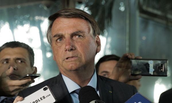 Bolsonaro determina criação de conselho para ações na Amazônia