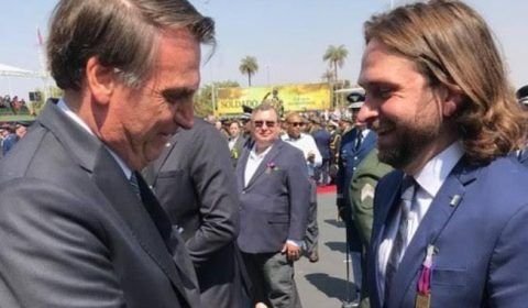 Secretário executivo da Casa Civil é destituído por usar avião da FAB