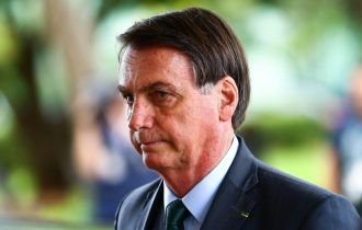 Bolsonaro coordena reunião ministerial no Palácio da Alvorada