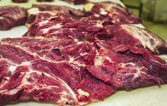 Preço da carne cai para o consumidor, diz Ministério da Agricultura