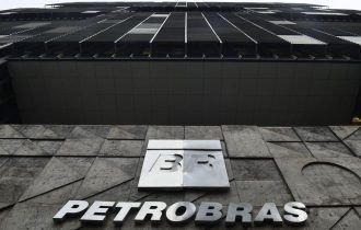 Petrobras é informada sobre intermediários em possível venda de ações
