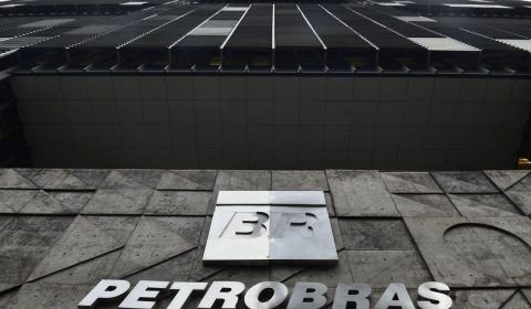 Petrobras é informada sobre intermediários em possível venda de ações