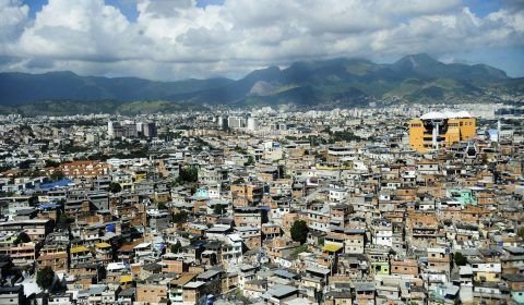 Sobe número de mortos por explosão no Complexo do Alemão