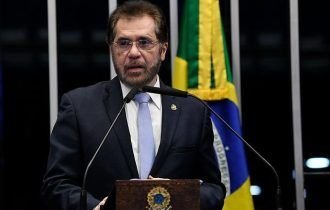 Plínio Valério propõe tirar apoio da bancada do Amazonas ao governo