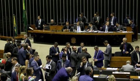 Câmara rejeita afastamento do deputado Wilson Santiago