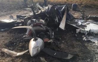 Mulheres morrem carbonizadas após avião cair e explodir em terreno de fazenda