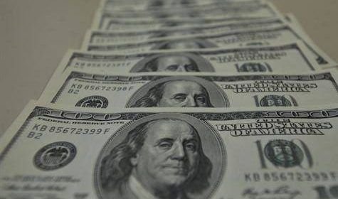 Dólar bate R$ 4,50 com temor por surto de coronavírus