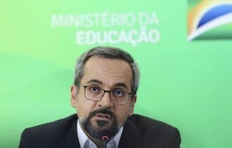 Comissão aprova convite para ministro falar sobre problemas no Enem
