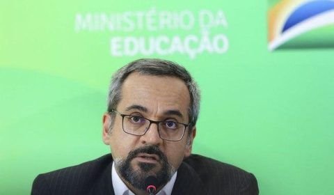 Comissão aprova convite para ministro falar sobre problemas no Enem