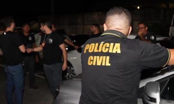 Oito são presos suspeitos de roubo e furto a residências de Manaus
