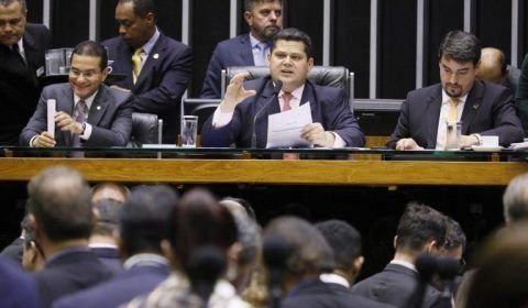 Congresso poderá analisar vetos nesta terça-feira