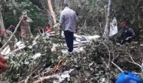Duas pessoas morrem em queda de avião em Tefé