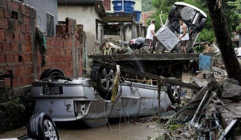 Sobe para cinco número de mortos por causa das chuvas no Rio