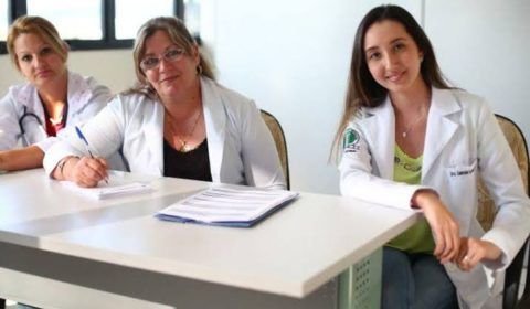 Inscrições de médicos para combater coronavírus começam segunda-feira