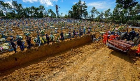 Manaus registra 115 sepultamentos em um único dia
