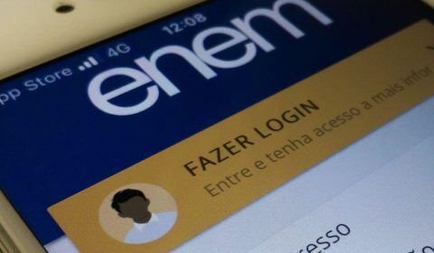 "Cai no Enem": série de vídeos de revisão é oferecida de graça nas redes sociais