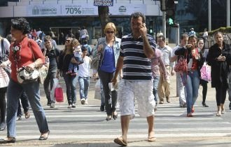 Economistas recomendam austeridade às famílias
