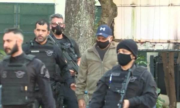 Justiça nega pedido de prisão domiciliar para Queiroz