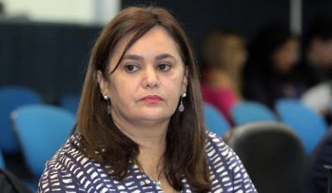 Vereadora de Manaus quer suspender prazo de validade de concurso da Semed