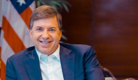 Embaixador dos EUA não tem sintomas mas fará 'testes' após encontro com Bolsonaro, diz embaixada