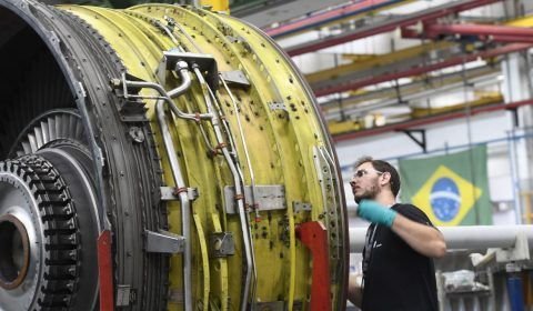 Crise causa impacto na indústria, que precisa de mudança, diz CNI