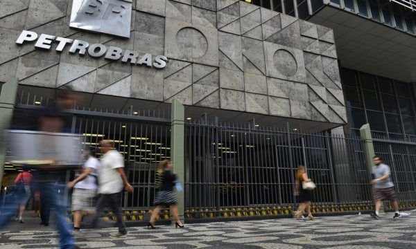 Programas de demissões da Petrobras têm mais de 10 mil inscritos