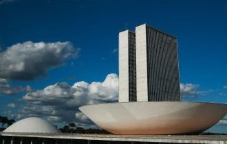 Câmara pode votar hoje proposta que adia eleições deste ano