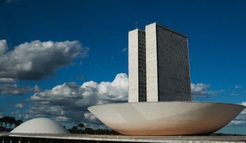 Câmara pode votar hoje proposta que adia eleições deste ano