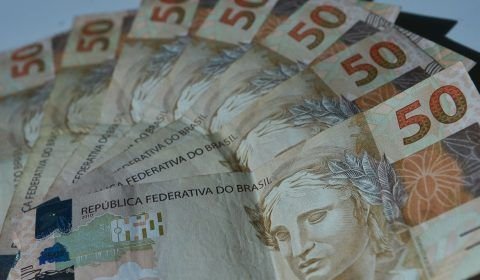 Mercado financeiro prevê queda da economia em 6,5% este ano